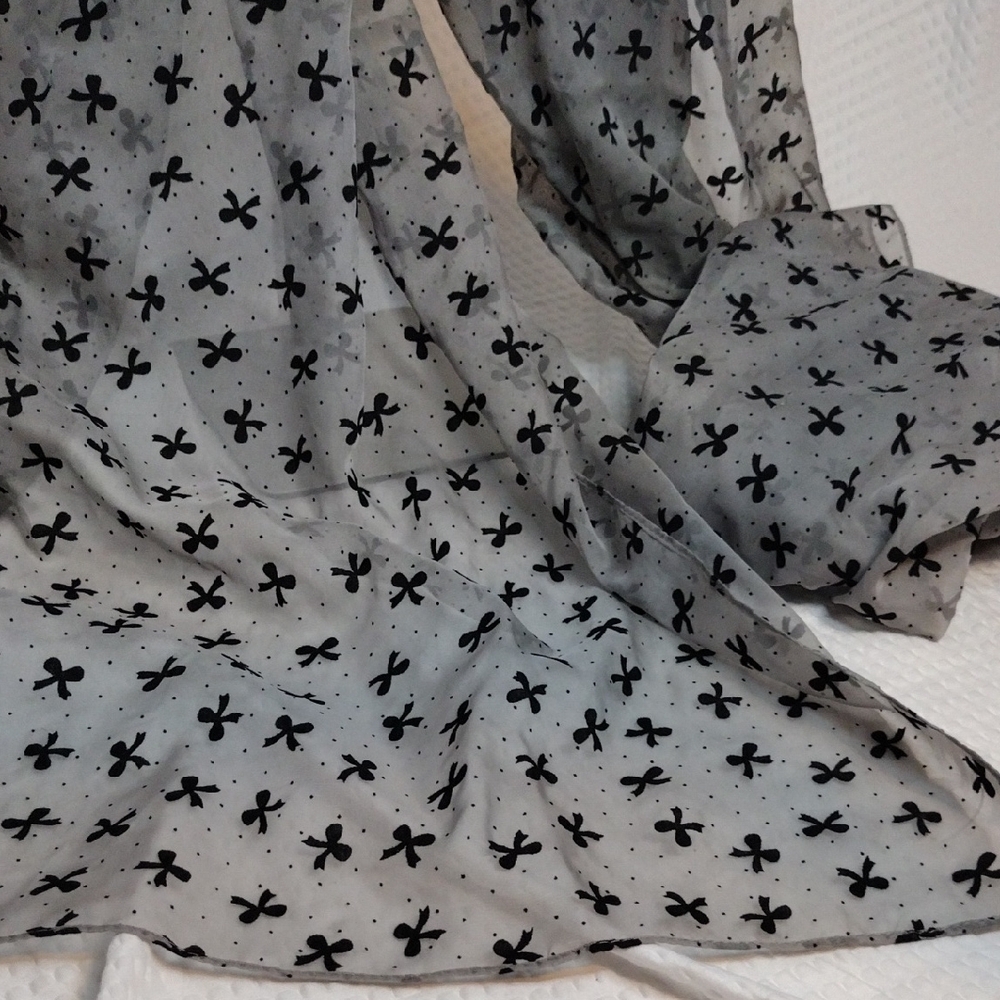 Gray Scarf With Black Bow Pattern - image 2